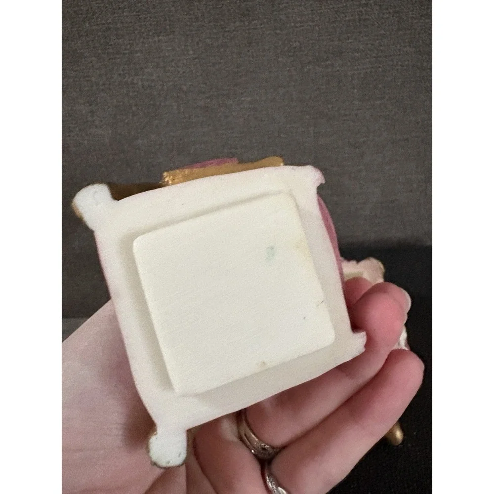 Vintage Dezine Chair‎ Shaped Trinket Box Jewelry Box Hand Painted Flowers Cat